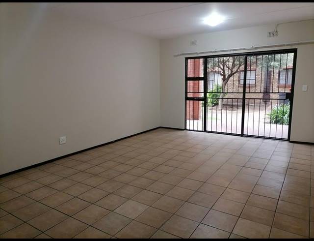2 BEDROOM PROPERTY TO RENT IN SONNEVELD